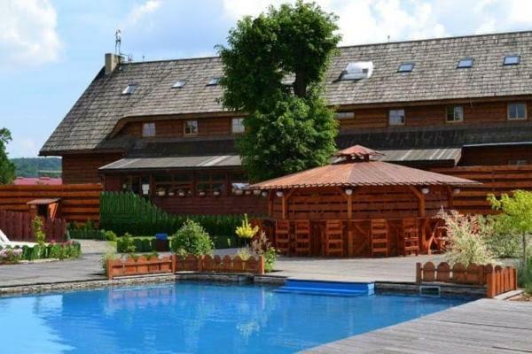 Hotel Karczma U Macieja 博尔库夫 外观 照片